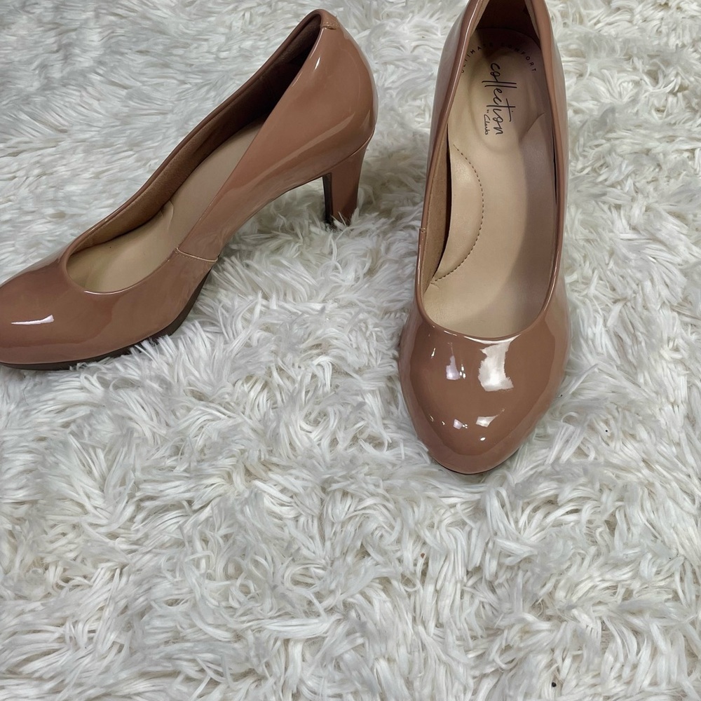 Clarks Adriel Viola Praline Patent Nude
High Heels size 7M - Picture 3 of 4